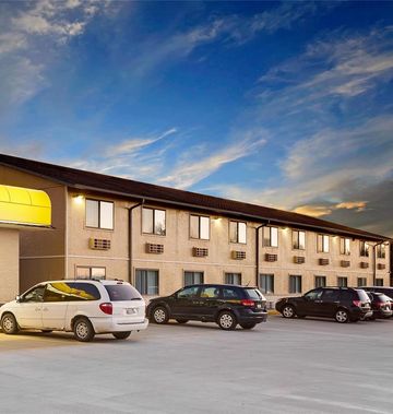 Super 8 Macomb