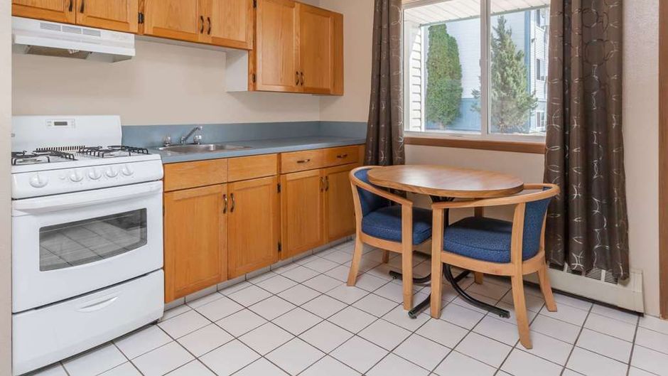 Super 8 Medicine Hat Room