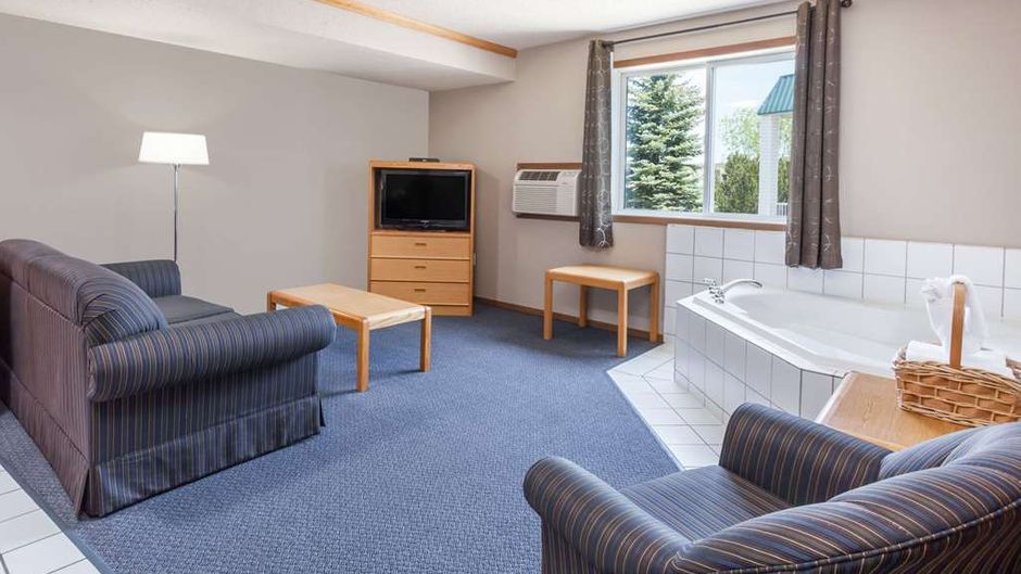 Super 8 Medicine Hat Room