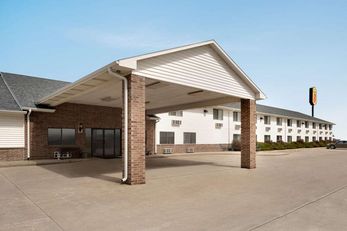 Super 8 Bethany