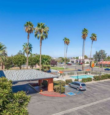 Super 8 Bakersfield/Central