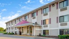 Super 8 Omaha West L St