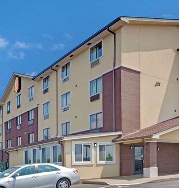 Super 8 Nashville/ Dntn/ Opryland Area