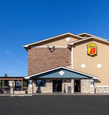 Super 8 Roseville/Detroit Area