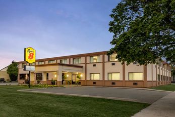 Super 8 Sarnia