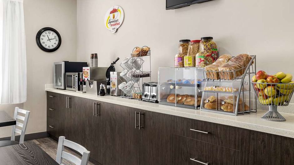 Super 8 Sarnia Restaurant