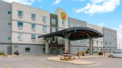 Super 8 Winnipeg East