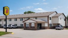 Super 8 Dyersville