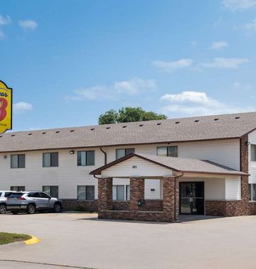 Super 8 Dyersville
