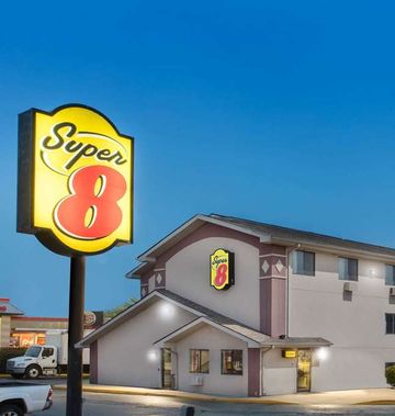 Super 8 Aberdeen