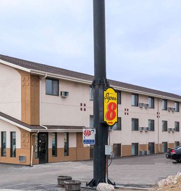 Super 8 Bismarck