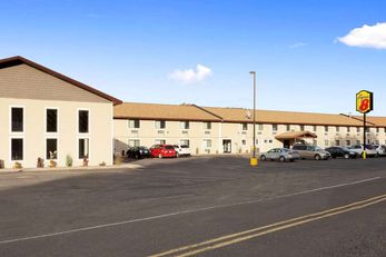 Super 8 Houghton