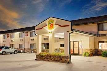 Super 8 St. James