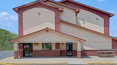 Super 8 Waynesburg