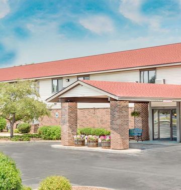 Super 8 Green Bay Airport/Stadium
