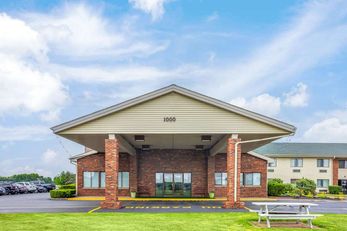 Super 8 Henrietta/Rochester Area