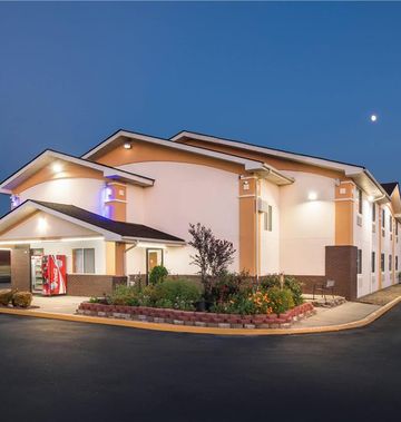 Super 8 Franklin