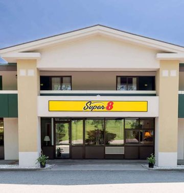 Super 8 White River Junction