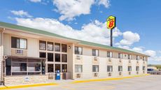 Super 8 by Wyndham Livingston