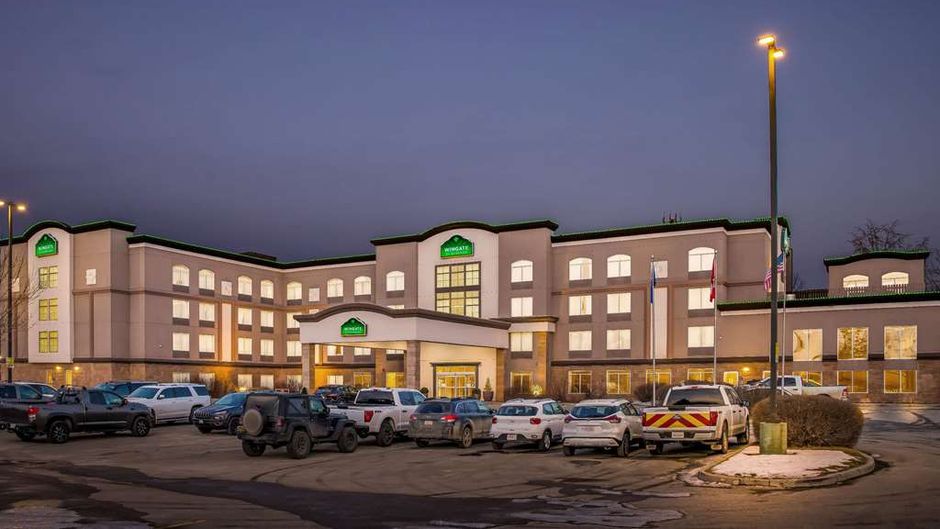 Wingate by Wyndham Calgary South Exterior