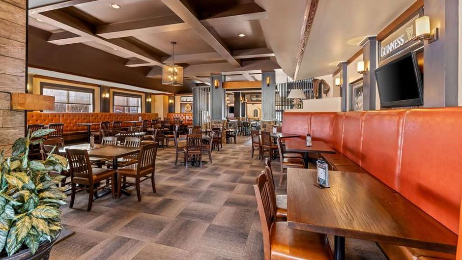 Wingate by Wyndham Calgary South Restaurant