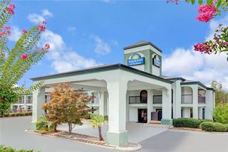 Days Inn & Suites Stockbridge South ATL