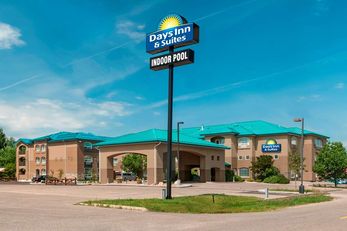 Days Inn & Suites Brandon