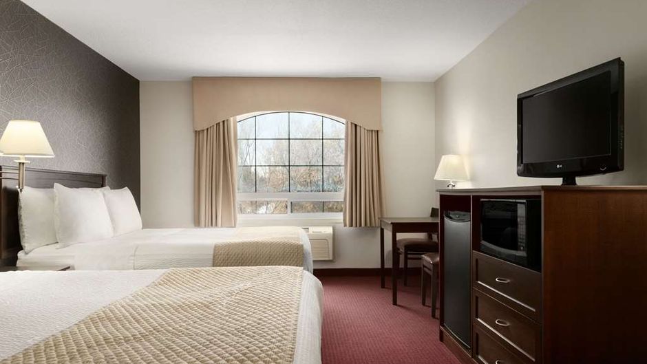 Days Inn & Suites Brandon Room