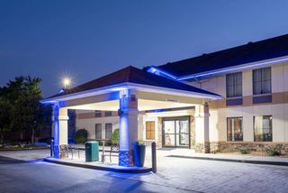 Days Inn & Suites Commerce