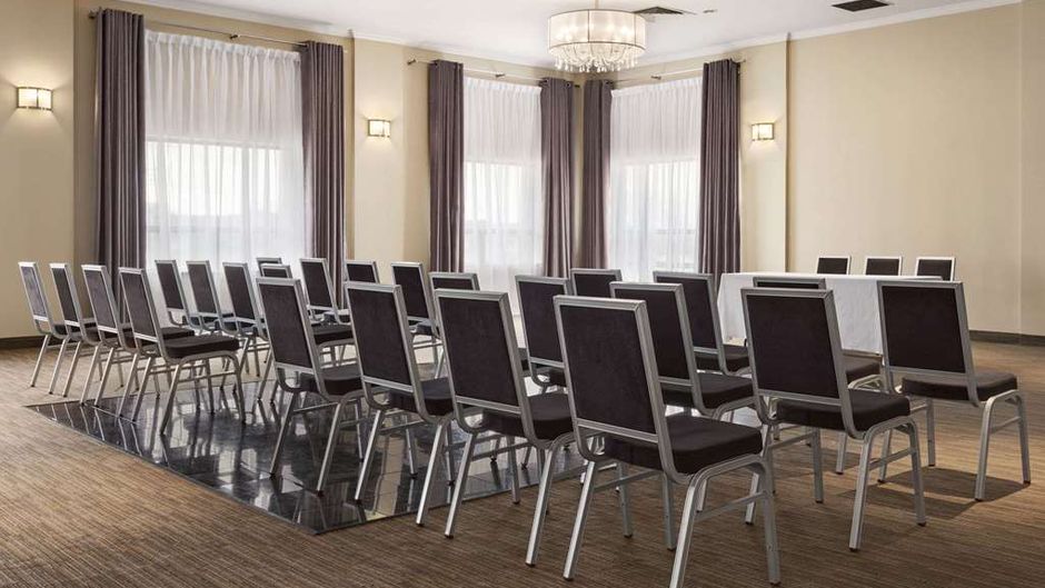 Days Inn & Conf Ctr Montreal Arpt Meeting