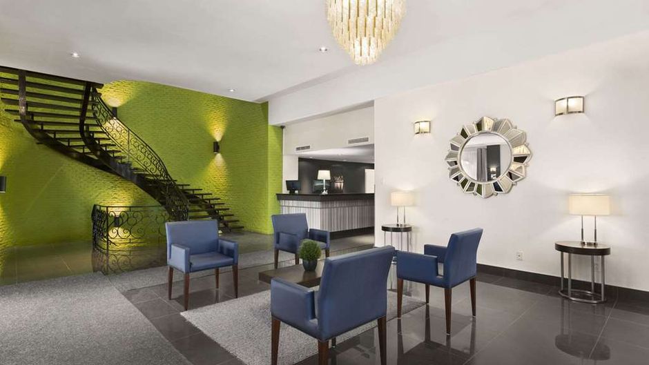 Days Inn & Conf Ctr Montreal Arpt Lobby