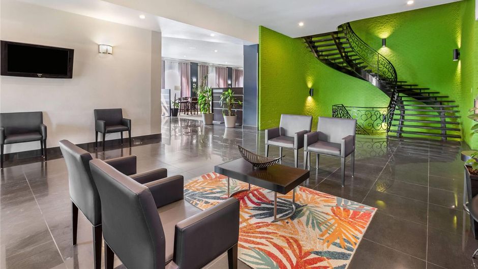 Days Inn & Conf Ctr Montreal Arpt Lobby