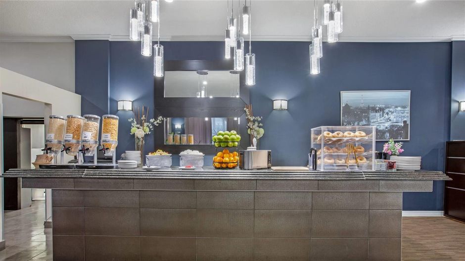 Days Inn & Conf Ctr Montreal Arpt Restaurant