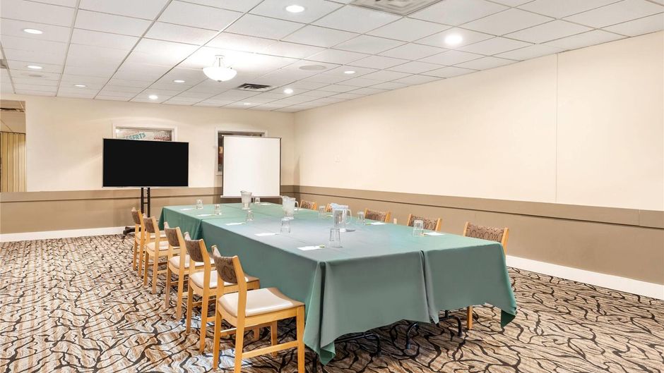 Days Inn Nanaimo Meeting