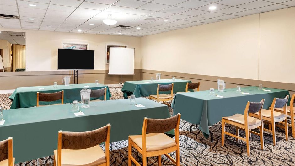 Days Inn Nanaimo Meeting