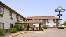 Days Inn & Suites Davenport East