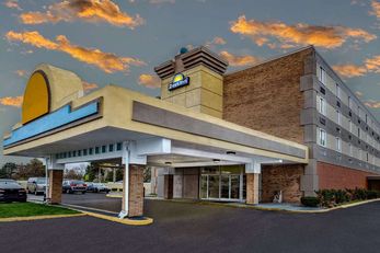 Days Inn by Wyndham Livonia/Canton/Detro