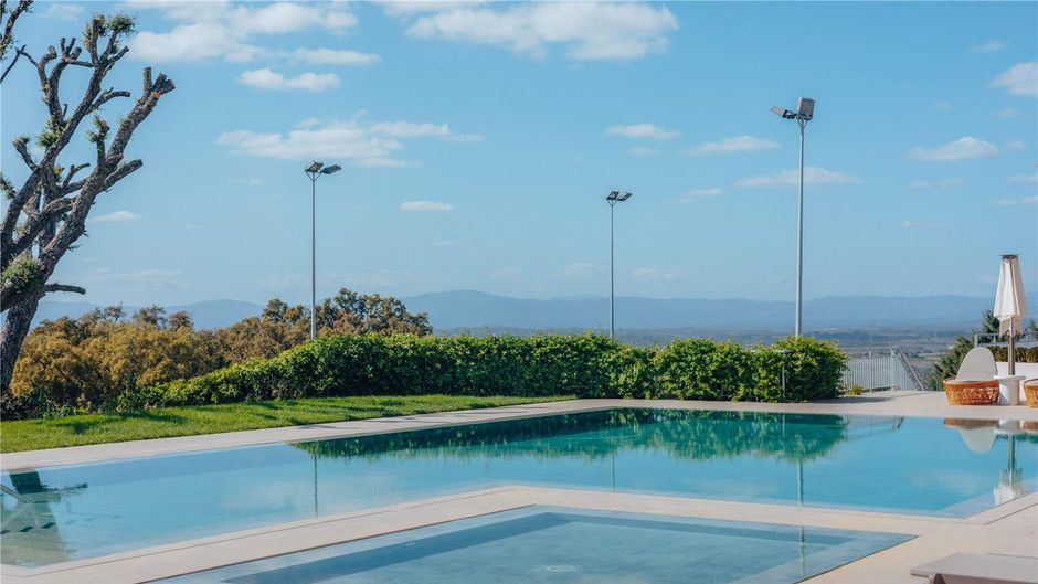 Melia Castelo Branco Pool