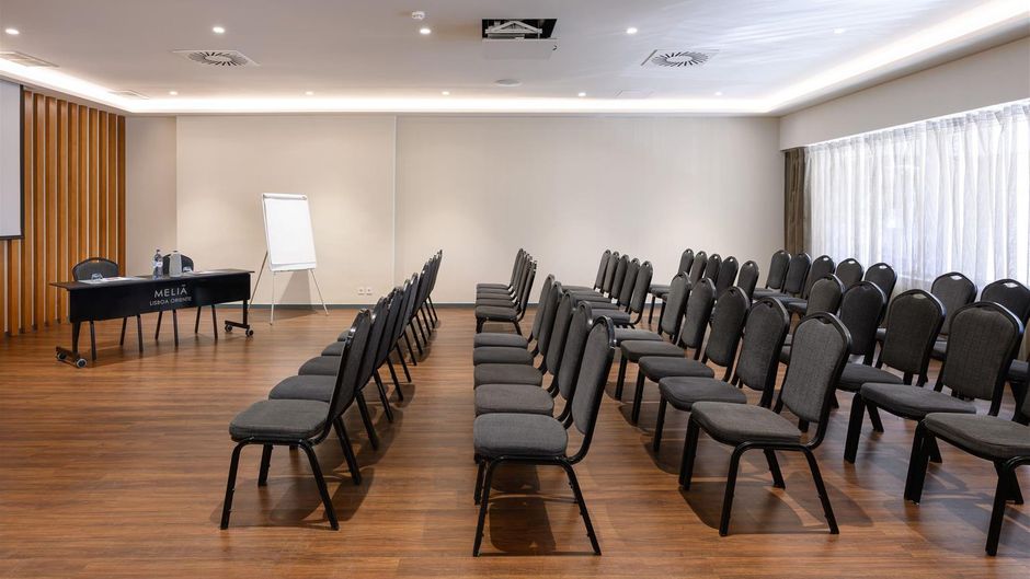 Melia Lisboa Oriente Meeting