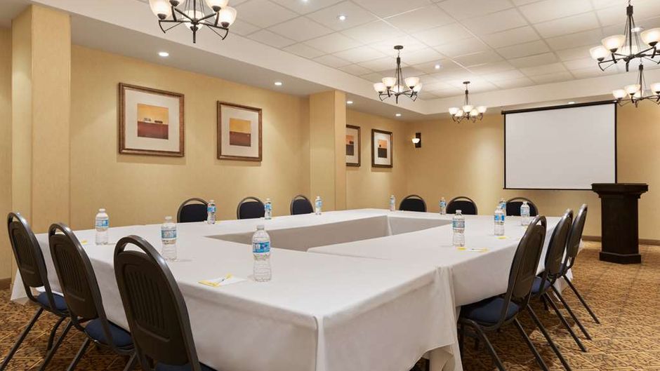 Days Inn Downtown Edmonton Meeting