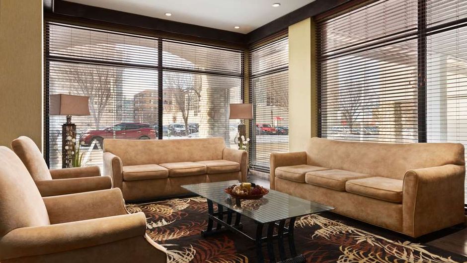 Days Inn Downtown Edmonton Lobby