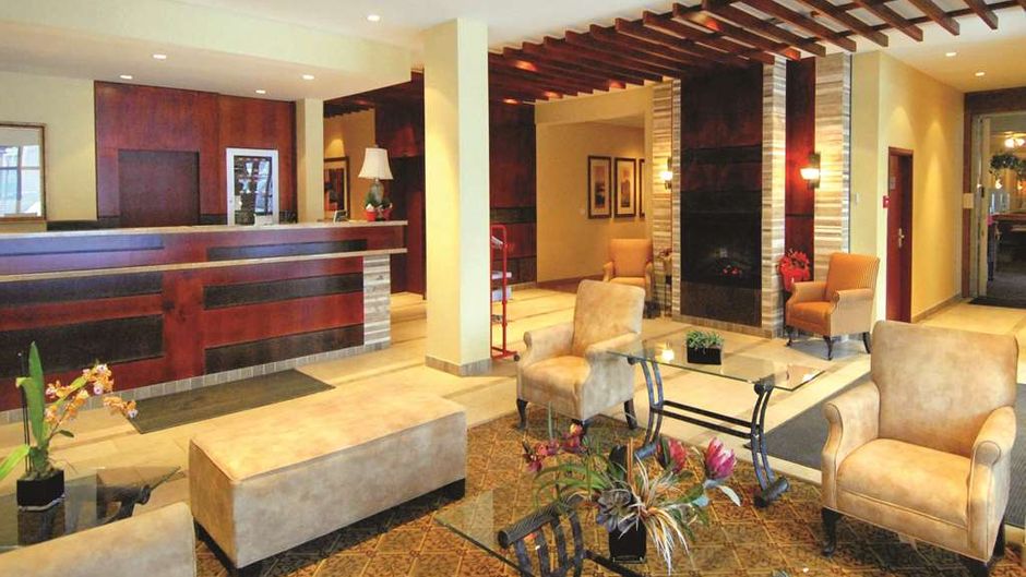 Days Inn Downtown Edmonton Lobby