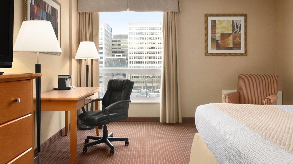 Days Inn Downtown Edmonton Room