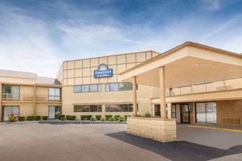 Days Inn & Suites Madison Heights MI
