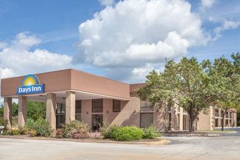 Days Inn Clinton-Presbyterian College