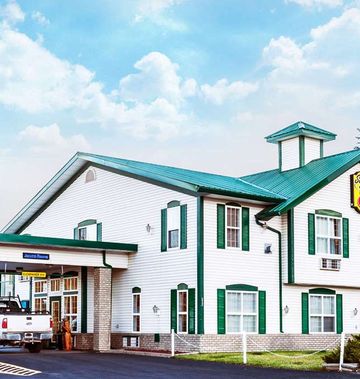 Super 8 100 Mile House