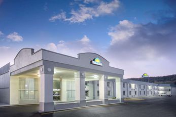 Days Inn Roanoke Airport  I-81