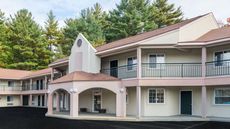 Howard Johnson Express Inn Lenox