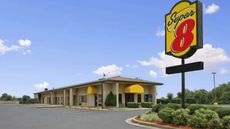 Super 8 Tupelo Airport
