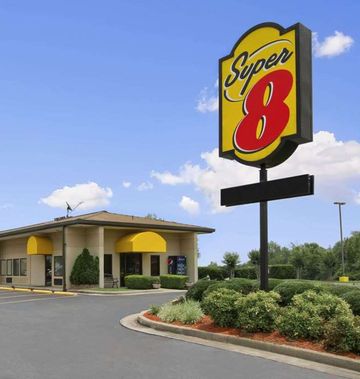 Super 8 Tupelo Airport